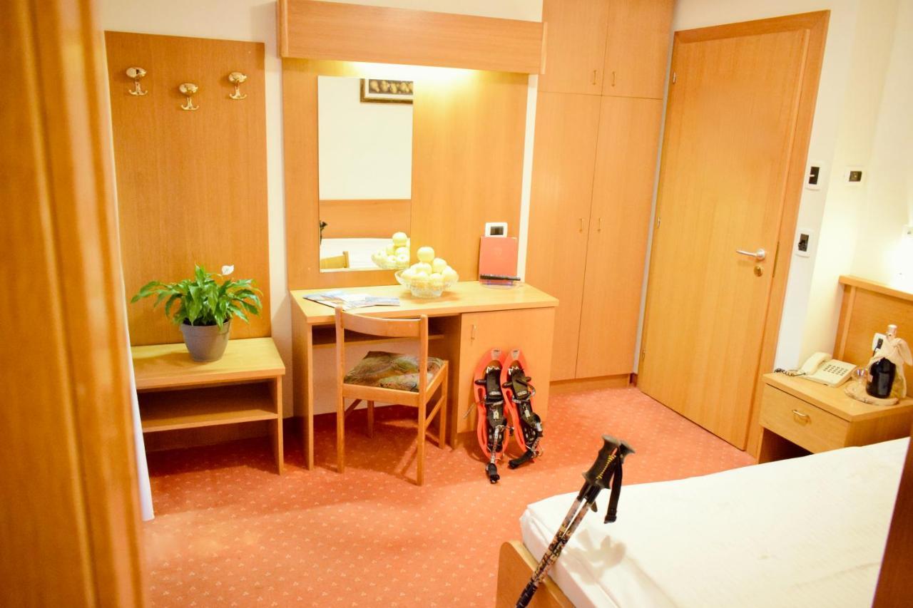 Hotel Waldheim Sarnonico Eksteriør bilde