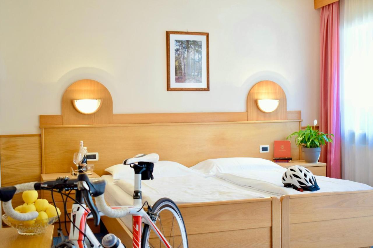 Hotel Waldheim Sarnonico Eksteriør bilde