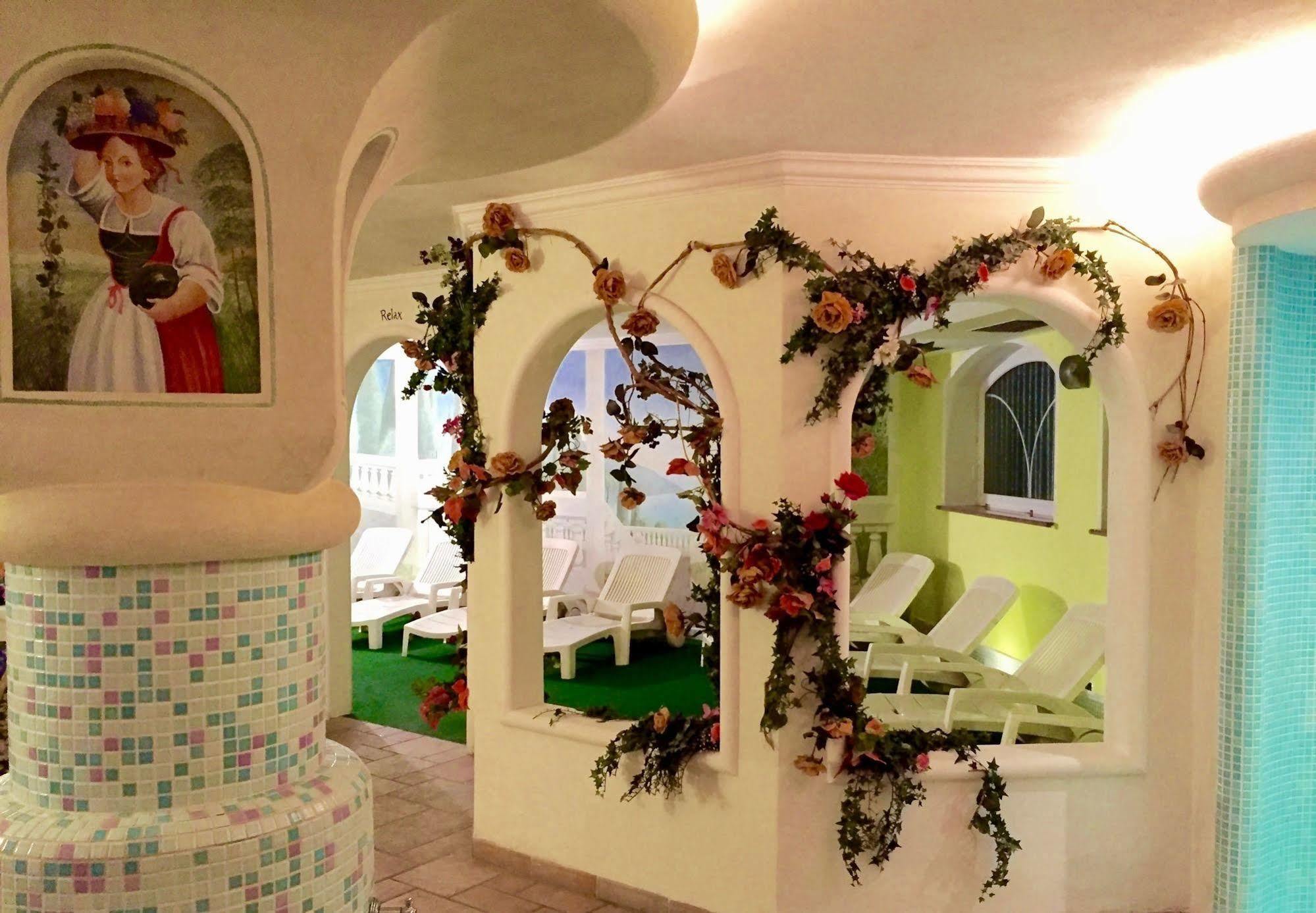 Hotel Waldheim Sarnonico Eksteriør bilde