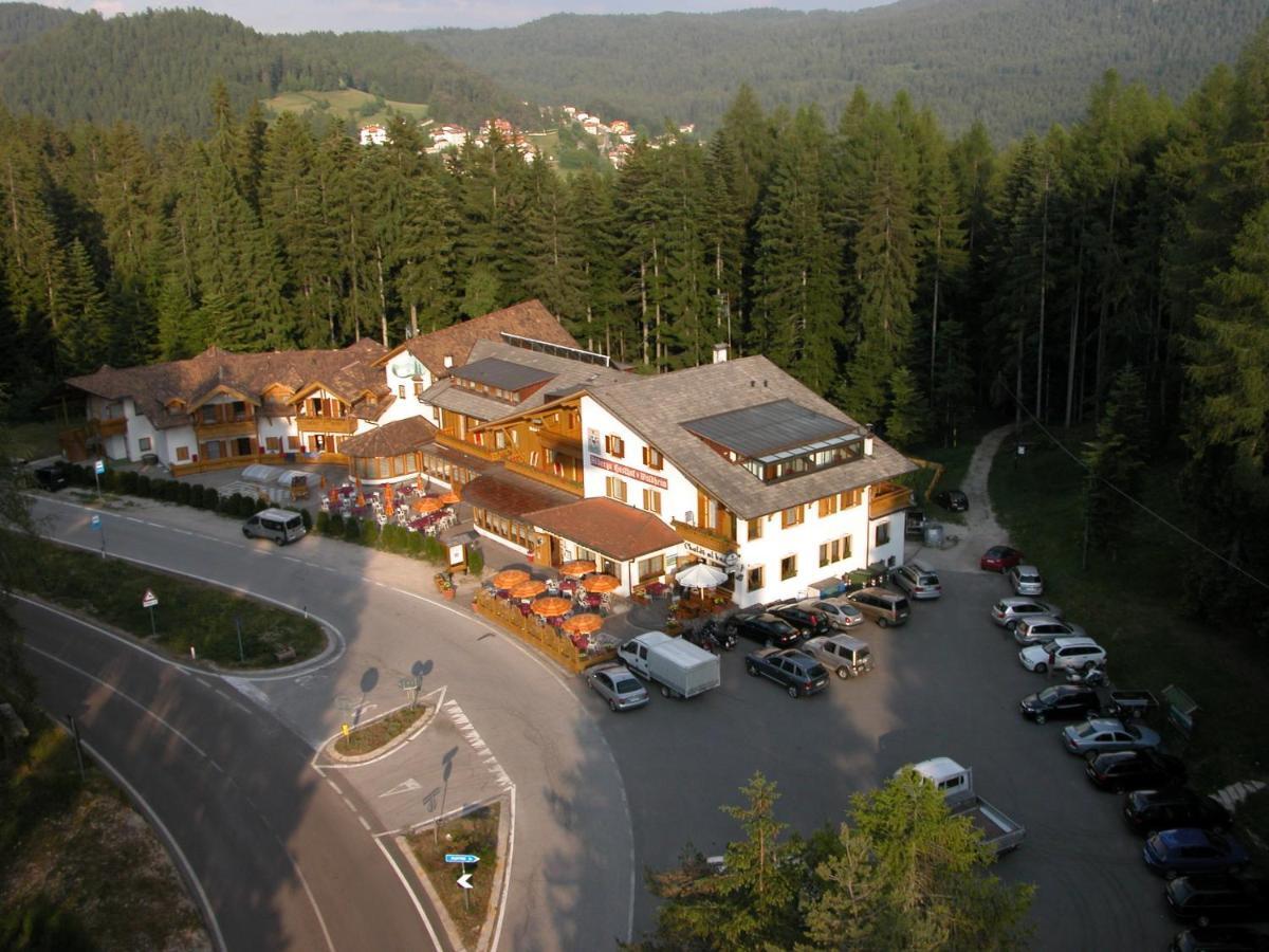 Hotel Waldheim Sarnonico Eksteriør bilde